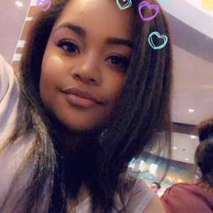 Meet your Posher, Selena